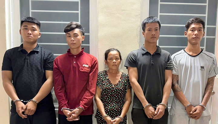 Các bị can Trần Trọng Nghĩa, Trần Thành Đồng, Nguyễn Thị Sương, Phạm Ngọc Hoài và Nguyễn Văn Mạnh. (Ảnh: Công an tỉnh An Giang)