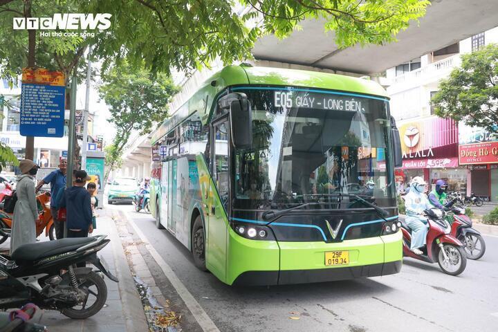 Hà Nội miễn vé xe buýt và đường sắt đô thị trong 7 ngày dịp giỗ Tổ Hùng Vương và 30/4-1/5/2026. (Ảnh minh họa: Minh Tuệ)