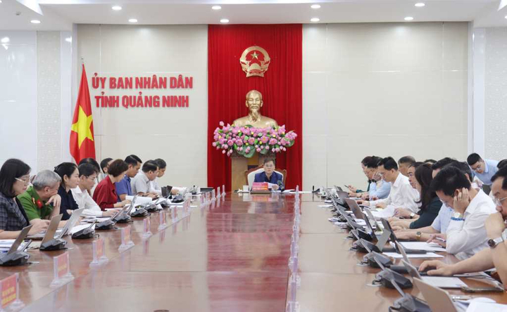 Quang cảnh cuộc họp.