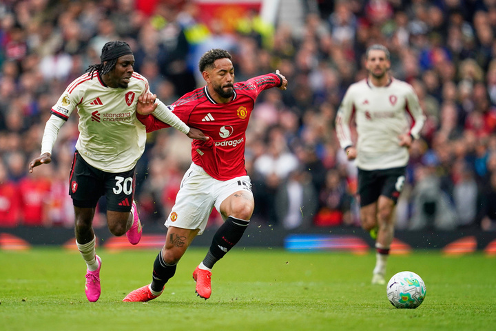 Từ cá nhân đến hệ thống của Man Utd đều tốt hơn Liverpool trong nửa đầu trận đấu. (Ảnh: AP)