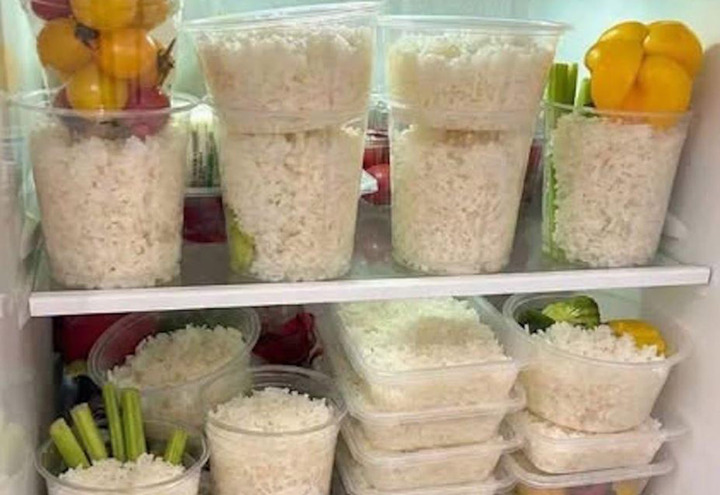 Trào lưu nấu cơm một lần ăn cả tuần dễ 'dính' vi khuẩn gây ngộ độc (Ảnh minh họa)