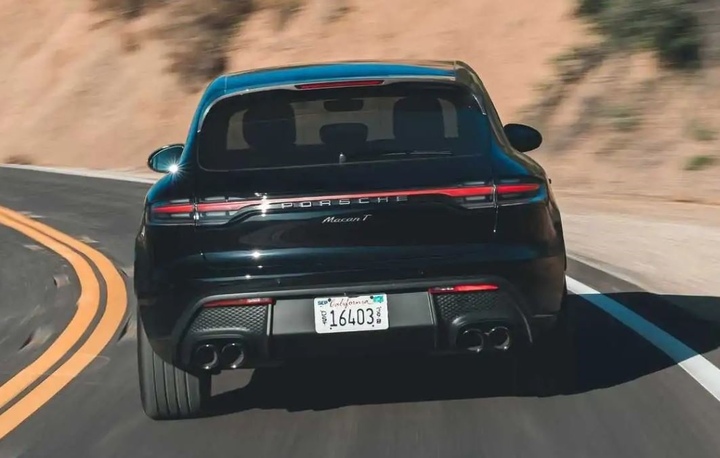 Porsche tăng tốc tích trữ Macan chạy xăng trước giờ 'khai tử' - 2