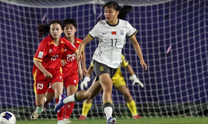 U17 nữ Việt Nam (áo đỏ) thua U17 nữ Trung Quốc. (Ảnh: AFC)