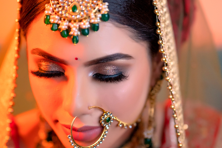 Dấu Bindi thể hiện người phụ nữ đã lập gia đình. (Ảnh: India Express)