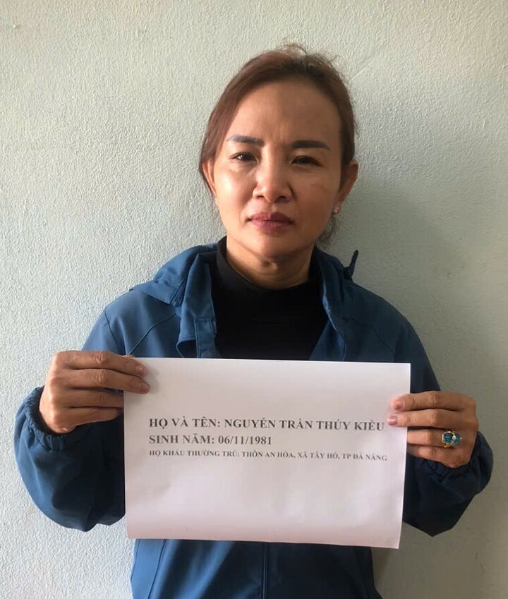 Nguyễn Trần Thúy Kiều - người phụ nữ chiếm đoạt tài sản bằng chiêu trò "xem chỉ tay, bói toán tâm linh". (Ảnh: C.A)