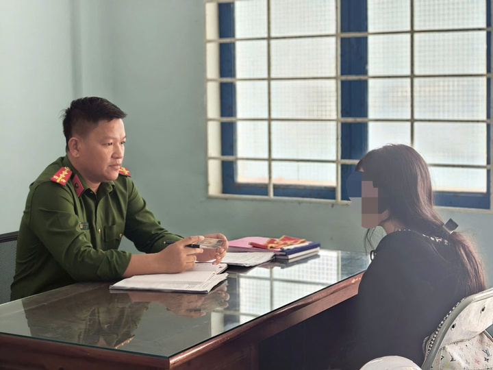 Công an xã Tây Trà ngăn chặn kịp thời thiếu nữ bị dụ dỗ vào TP.HCM. (Ảnh: C.A)