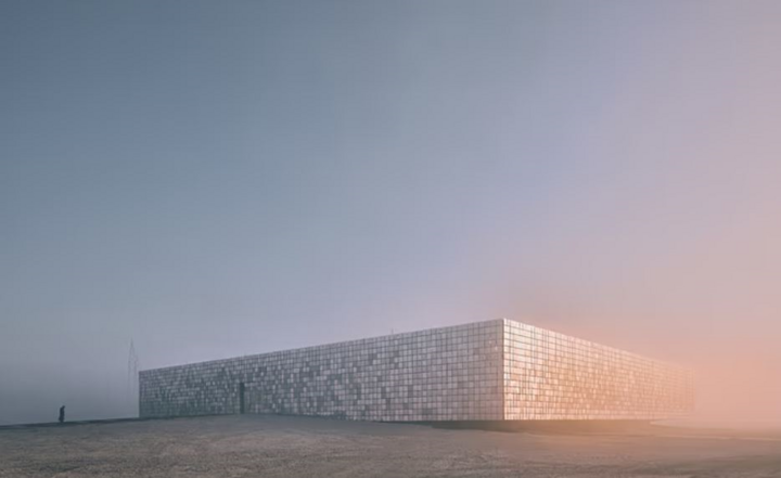 Tòa nhà điều khiển trung tâm phủ các tấm kim loại bạc của nhà máy điện mặt trời Kalyon Karapınar. (Ảnh: Bilgin)