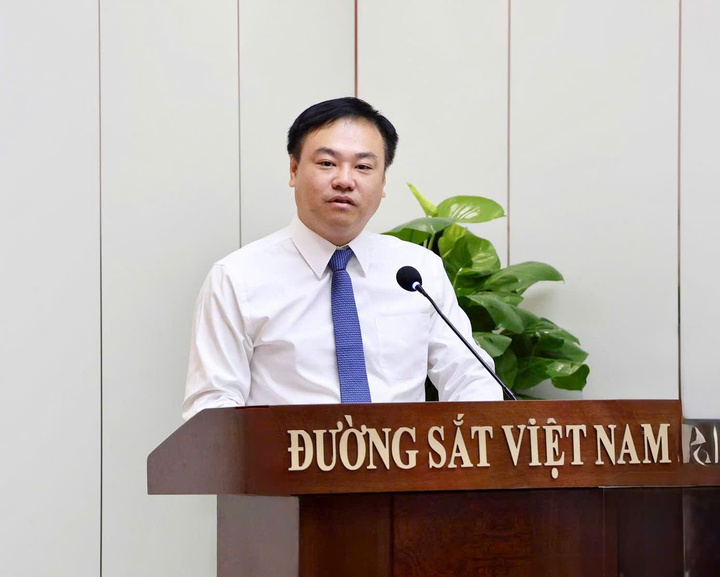 Tân Phó Tổng Giám đốc phát biểu nhận nhiệm vụ. (Ảnh: Báo Chính phủ)