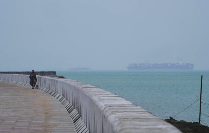 Hoạt động trên eo biển Hormuz vẫn đang bị ngưng trệ. (Ảnh: Getty)