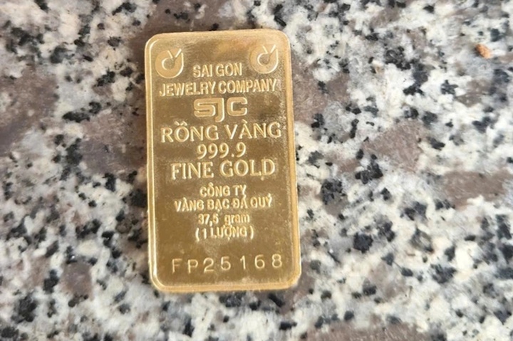 Thỏi vàng ông Sơn cầm theo trong người lúc đi lạc
