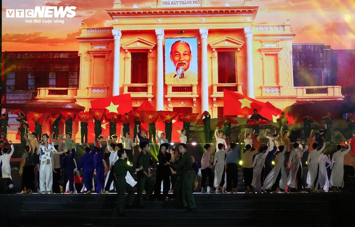 Hải Phòng tổng duyệt chương trình nghệ thuật khai mạc Lễ hội Hoa phượng đỏ 2026 - 16