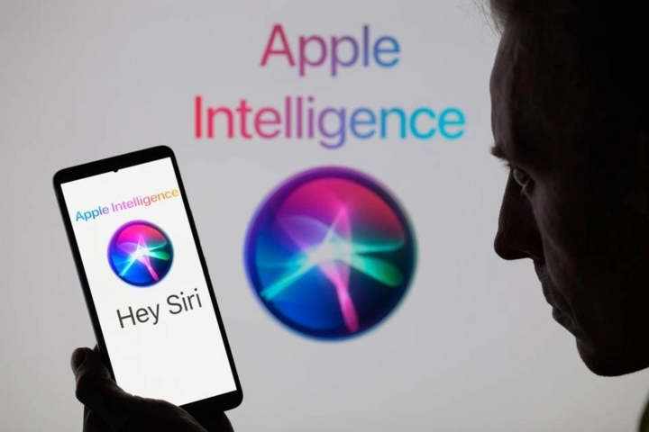 Apple vướng vào vụ kiện tập thể với cáo buộc quảng bá sai lệch tính năng Siri. (Ảnh: Forbes)