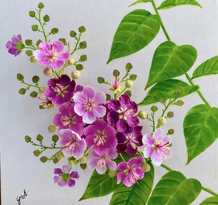 Những bông hoa đất sét được nặn thủ công, sau đó gắn lên nền tranh sơn dầu để tạo hiệu ứng nổi 3D.