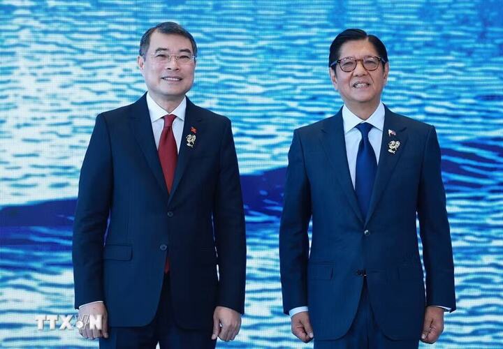 Tổng thống Philippines Ferdinand Romualdez Marcos Jr, Chủ tịch ASEAN năm 2026 đón Thủ tướng Lê Minh Hưng dự Hội nghị Cấp cao ASEAN lần thứ 48. Ảnh: Dương Giang/TTXVN