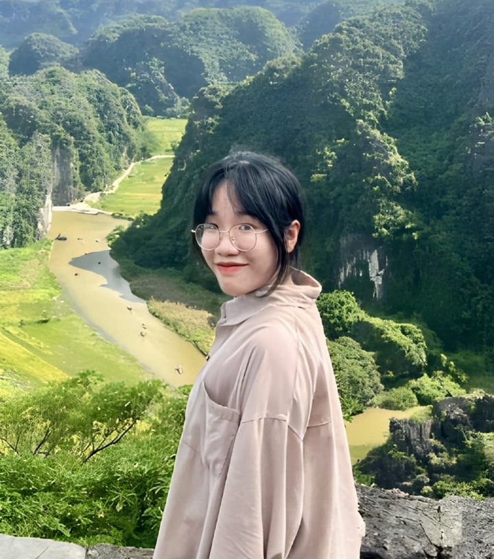 Bùi Thị Bảo Yến, Thủ khoa Khoa Kỹ thuật hạ tầng và môi trường đô thị - Đại học Kiến trúc Hà Nội.