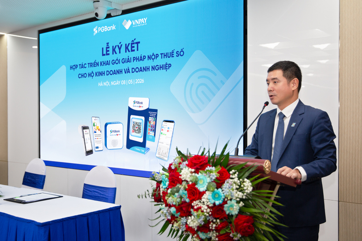 Đại diện PGBank phát biểu tại Lễ ký kết hợp tác triển khai toàn diện gói giải pháp thanh toán và nộp thuế số cho hộ kinh doanh và doanh nghiệp giữa VNPAY và PGBank. (Ảnh: VNPAY)