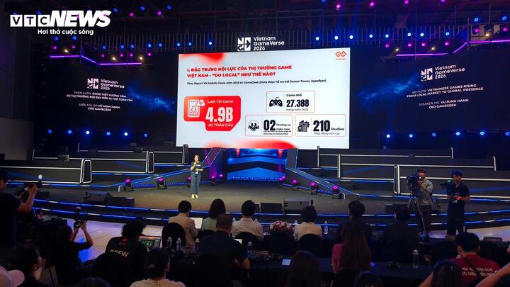 Bà Vũ Minh Hạnh - CEO GameGeek - chia sẻ về ngành game Việt Nam. (Ảnh: Mạnh Hùng)