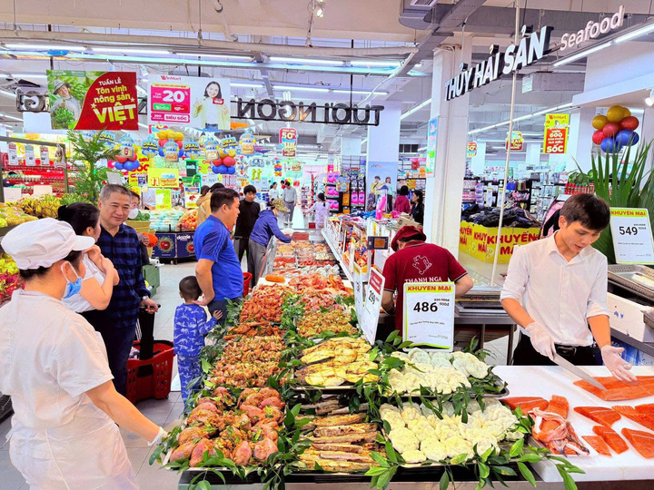 Dù ảnh hưởng mạnh từ giá xăng dầu tăng, nhưng thu ngân sách TP.HCM 4 tháng đầu năm vẫn tăng gần 19%.