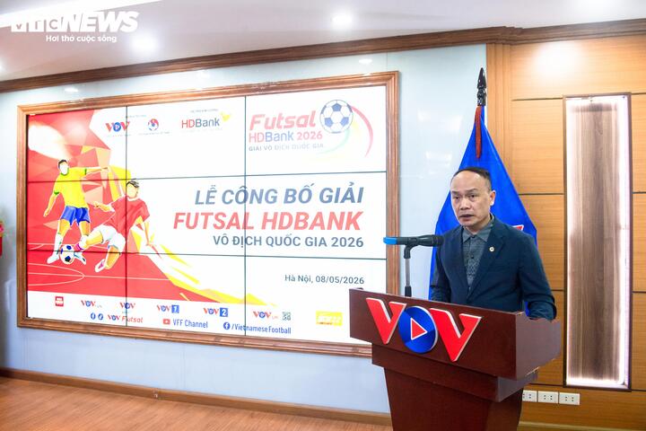 Ông Nguyễn Văn Phú, Tổng thư ký VFF phát biểu tại buổi lễ. (Ảnh: Viên Minh)