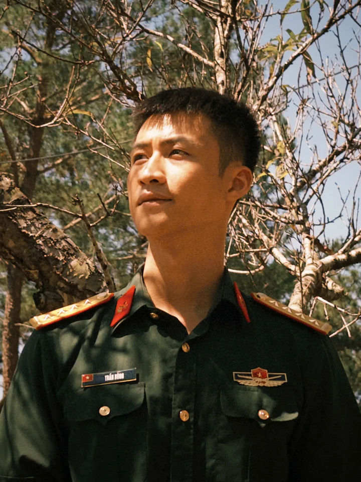 Vai diễn đại uý Hùng trong "Không thời gian" gây ấn tượng với khán giả.