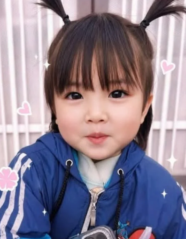 Bé gái 4 tuổi ở Hà Nội, nạn nhân vụ bạo hành từ mẹ ruột và người tình của cô ta gây phẫn nộ trong dư luận những ngày qua.