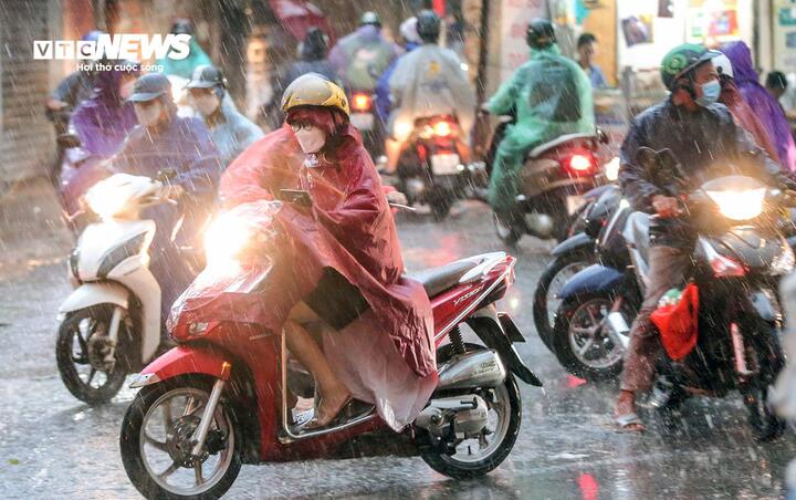 Ngày 10/5, miền Bắc nhiều nơi mưa lớn. (Ảnh minh họa: Ngô Nhung)