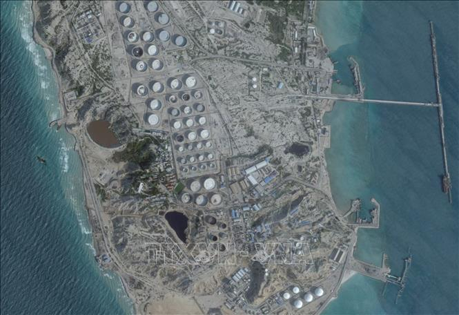 Ảnh vệ tinh chụp đảo Kharg của Iran ngày 25/2/2026. (Ảnh: REUTERS/TTXVN)