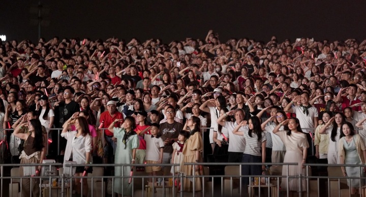 Concert "Sao nhập ngũ 2026" thu hút gần 20.000 khán giả.