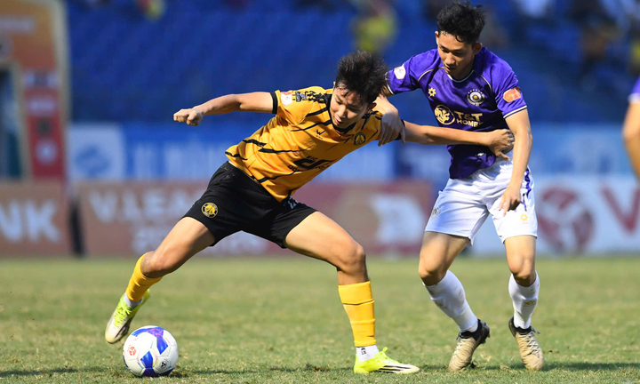 Thanh Hóa đấu với Hà Nội ở vòng 22 V.League. (Ảnh: Trường Giang)