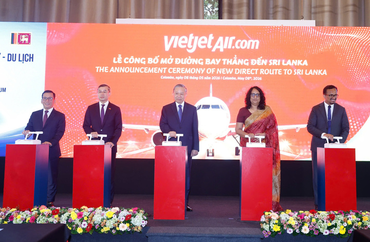 Vietjet chính thức công bố đường bay thẳng giữa TP.HCM và Colombo trước sự chứng kiến của Tổng Bí thư, Chủ tịch nước Tô Lâm (giữa) và Thủ tướng Sri Lanka Harini Amarasuriya (thứ 2 từ phải sang).