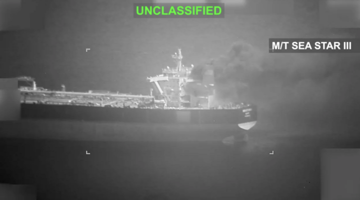 Hôm 8/5, một chiến đấu cơ Mỹ đã vô hiệu hóa hai tàu chở dầu treo cờ Iran, M/T Sea Star III và M/T Sevda, bị cho là đang tìm cách vượt qua vòng phong tỏa.