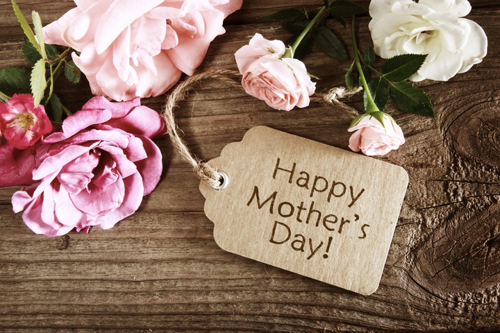 Nhiều người mẹ luôn thích các món quà nhỏ xinh xắn. (Ảnh: iStock)