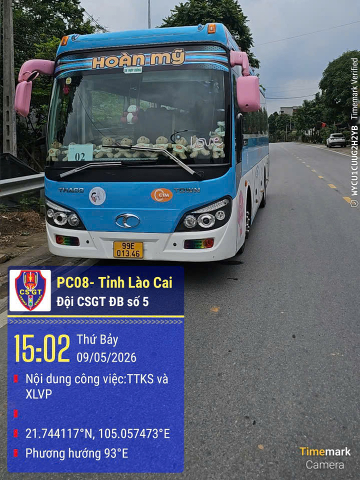 Tài xế chở đoàn thiện nguyện liên tỉnh không có giấy phép lái xe theo quy định. (Ảnh: Công an tỉnh Lào Cai)