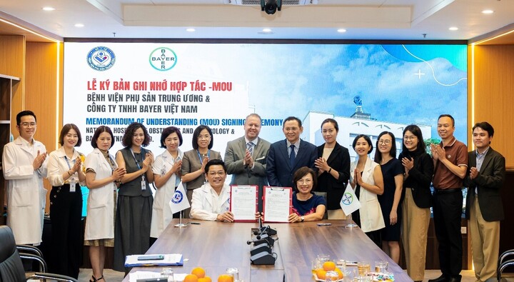 Lễ ký kết hợp tác chiến lược giai đoạn 2026-2028 giữa Bayer Việt Nam và Bệnh viện Phụ sản Trung ương.