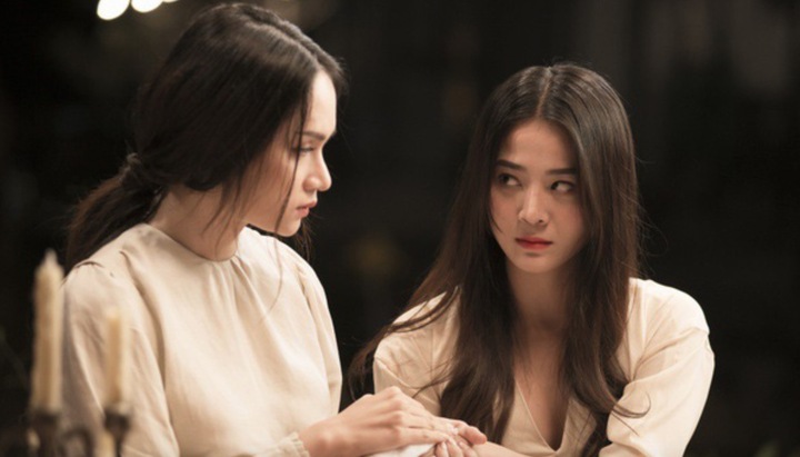 Trước Ngân Hoà, Karen Nguyễn là mỹ nhân nổi tiếng với vai “tiểu tam” trong loạt MV của Hoa hậu Hương Giang, thậm chí được khán giả gọi với danh xưng “tiểu tam màn ảnh Việt”. Dù nổi tiếng song điều này lại là "con dao hai lưỡi" khiến nữ diễn viên sinh năm 1993 suốt một thời gian dài bị đóng khung vào hình tượng phản diện, ảnh hưởng đến cả sự nghiệp lẫn cuộc sống cá nhân.