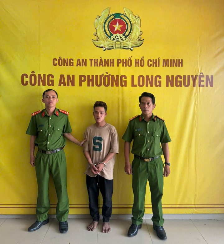 Nguyễn Văn Trọng tại cơ quan điều tra. (Ảnh: Công an TP.HCM)