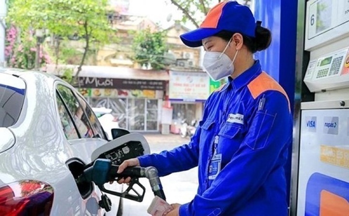 PVOIL dừng bán xăng khoáng RON95 từ 15/5. (Ảnh minh họa)