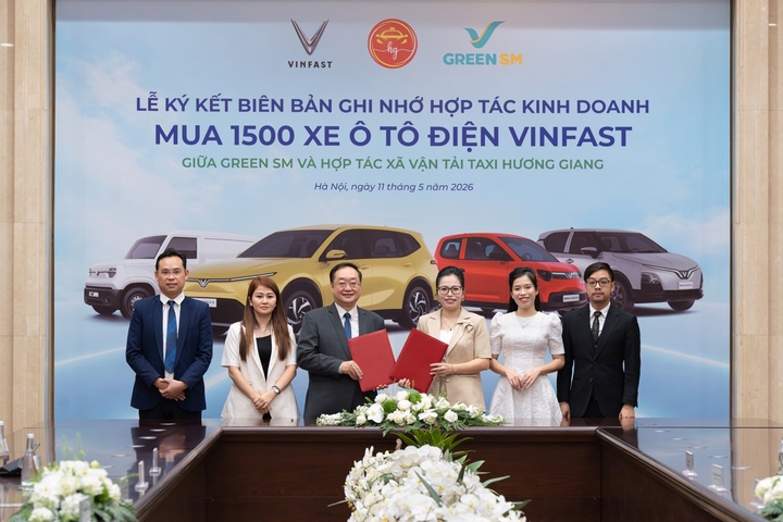 Taxi Hương Giang mua mới 1.500 ô tô điện VinFast, mở rộng hợp tác với Green SM - 2