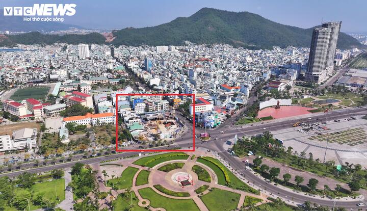 Năm 2014, UBND tỉnh Bình Định đã chấp thuận cho Công ty TNHH Xuất nhập khẩu Thành Châu đầu tư tổ hợp dịch vụ và thương mại cao 46 tầng. Nhưng do chậm triển khai xây dựng nên đầu năm 2016, UBND tỉnh Bình Định đã ban hành văn bản thu hồi chủ trương đầu tư.