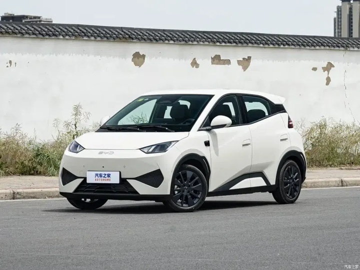 Tổng thể thiết kế ngoại thất hiện đại và nhỏ gọn của BYD Seagull phiên bản 2026.