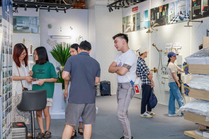 Khu vực thiết bị phòng tắm tạo sức hút đáng kể trong 4 ngày diễn ra triển lãm.