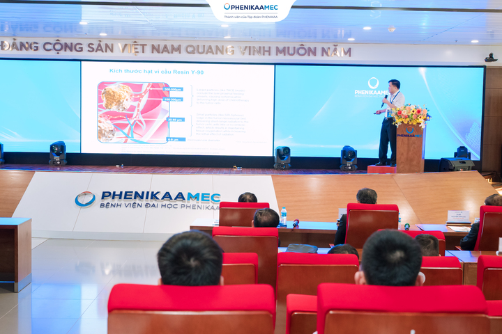 PGS.TS.BS Phạm Văn Thái nêu rõ những lợi ích của Hạt vi cầu phóng xạ Y-90 trong điều trị ung thư gan.