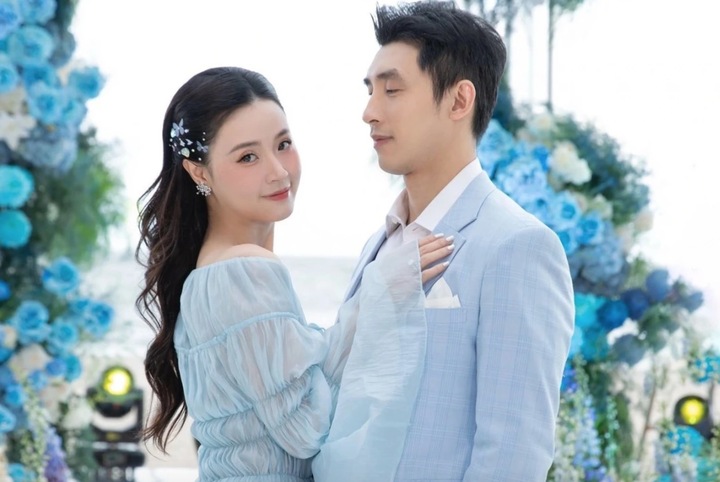 Midu đang có cuộc sống sung túc, hạnh phúc.