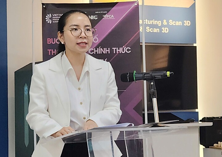 Bà Kim Ngọc Thanh Nga – Phó Giám đốc Trung tâm Đổi mới sáng tạo Quốc gia (NIC) - phát biểu tại buổi lễ. (Ảnh: MH)