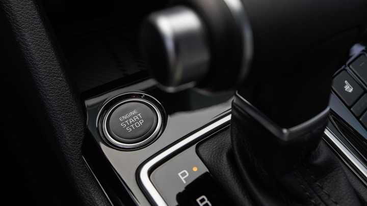 Điều gì sẽ xảy ra khi tài xế nhấn nút Start/Stop khi ô tô đang chạy? - 2