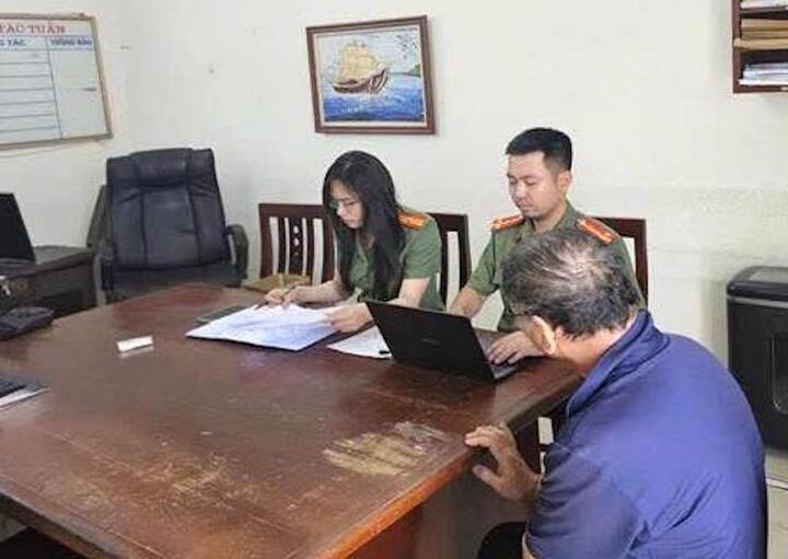 Ông P. tại cơ quan công an.