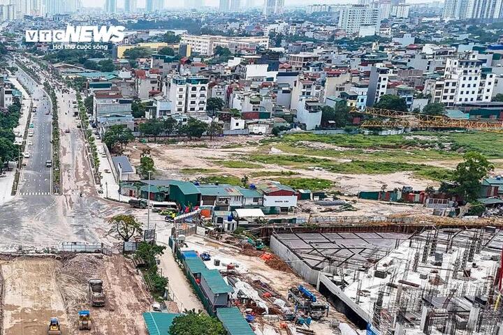 Gần đây, Công ty cổ phần Hồn Đất Việt (chủ đầu tư) đề xuất điều chỉnh dự án, tập trung tại khu B với phương án xây dựng thêm 2 tòa tháp, mỗi tòa 13 tầng để đáp ứng những dịch vụ trước và sau tang lễ.