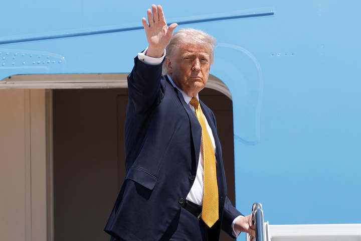 Tổng thống Mỹ Donald Trump lên đường tới Trung Quốc gặp Chủ tịch Tập Cận Bình. (Ảnh: AP)