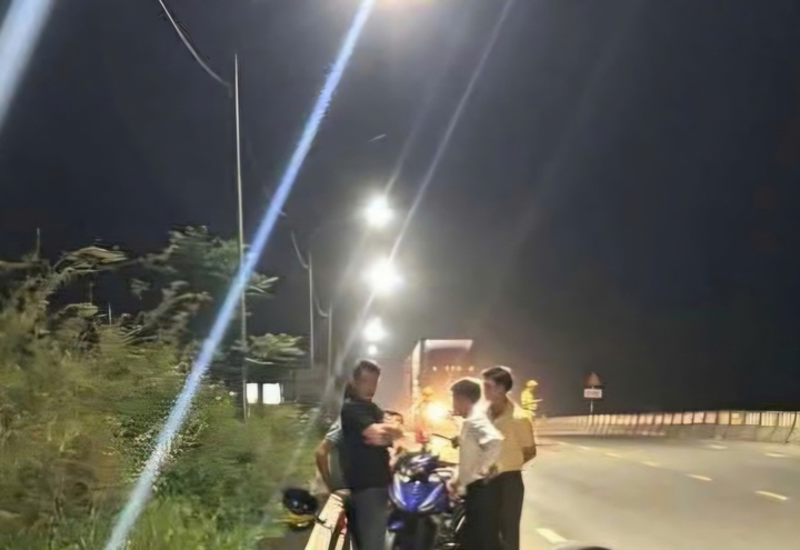 Lực lượng chức năng đang làm rõ nguyên nhân vụ tai nạn.