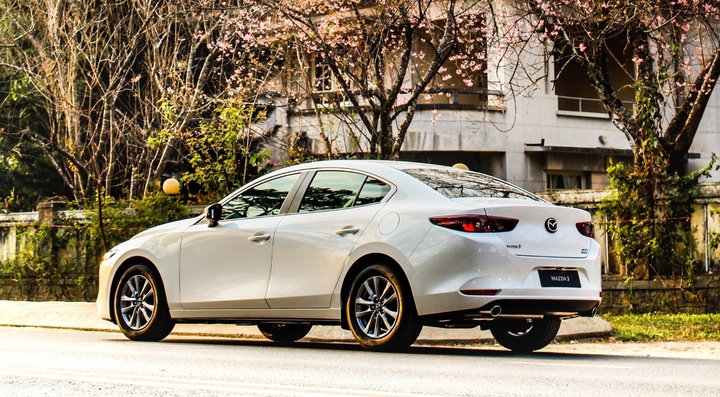 Mẫu xe Mazda3 là đại diện duy nhất của nhóm xe phân khúc C góp mặt trong danh sách bán chạy.